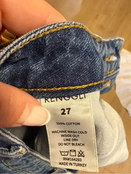 Classic High-Rise Women's Blue Jeans - Picture 4 of 4